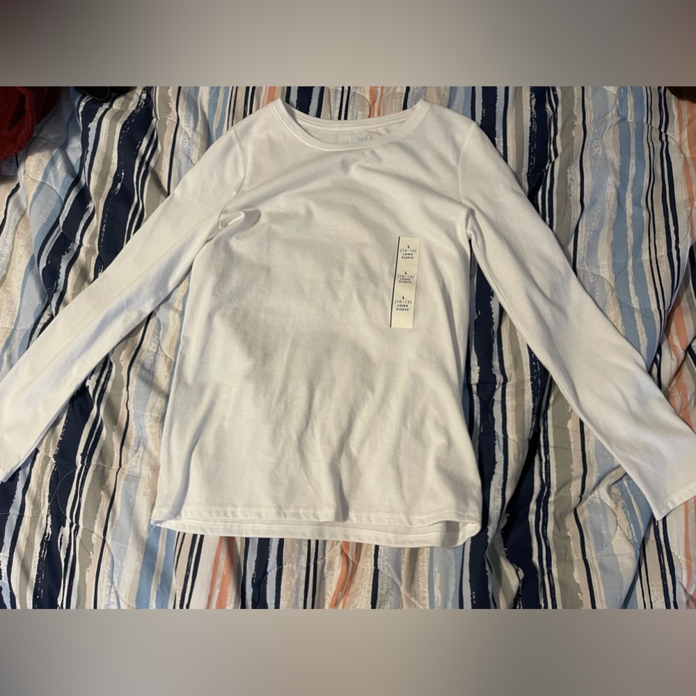 children’s cat and jack long sleeve tee. size large (10/12) in white